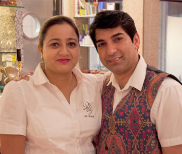 Inhaber Suresh Pal mit Frau